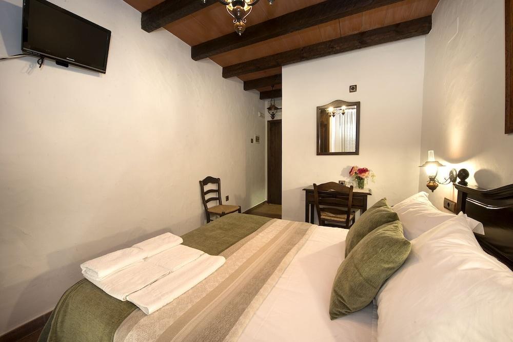 Hostal Torre De Guzman كونيل ذي لا فرونتيرا المظهر الخارجي الصورة