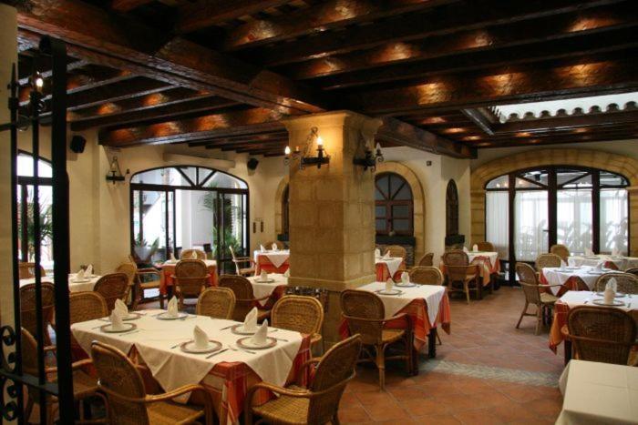 Hostal Torre De Guzman كونيل ذي لا فرونتيرا المظهر الخارجي الصورة