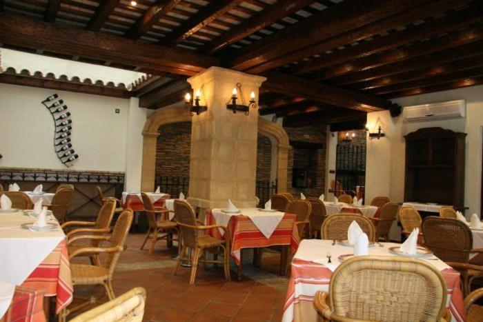 Hostal Torre De Guzman كونيل ذي لا فرونتيرا المظهر الخارجي الصورة