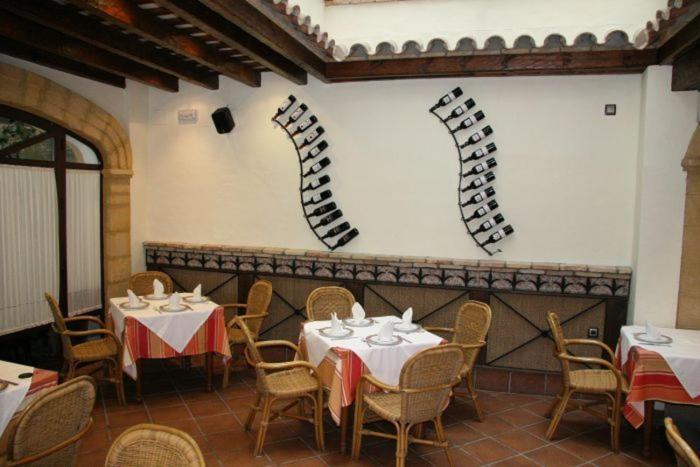 Hostal Torre De Guzman كونيل ذي لا فرونتيرا المظهر الخارجي الصورة