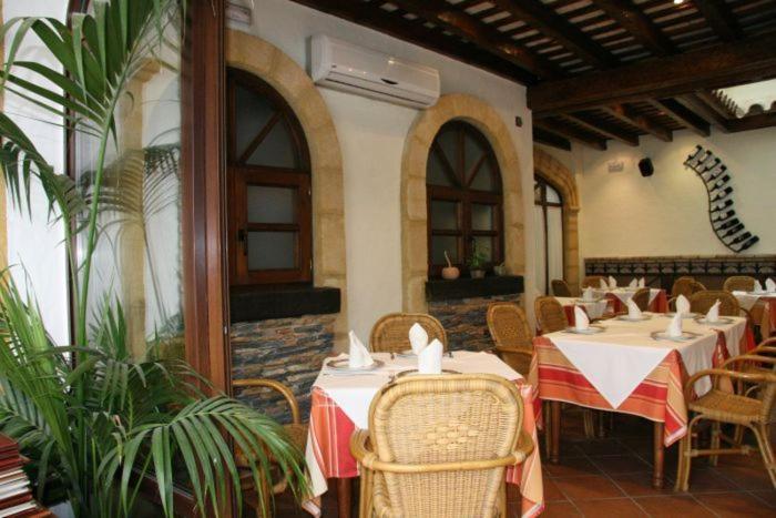 Hostal Torre De Guzman كونيل ذي لا فرونتيرا المظهر الخارجي الصورة