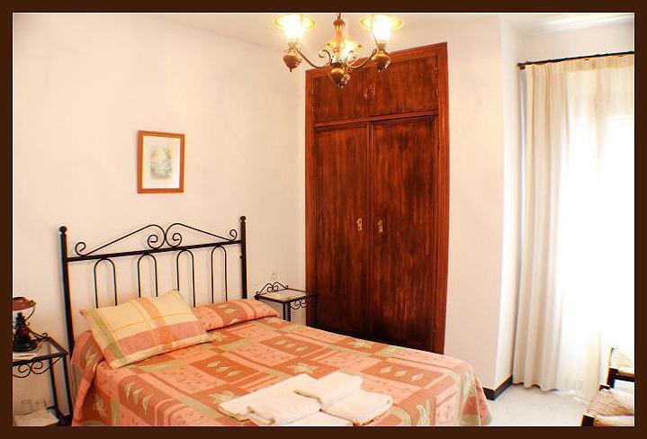 Hostal Torre De Guzman كونيل ذي لا فرونتيرا المظهر الخارجي الصورة
