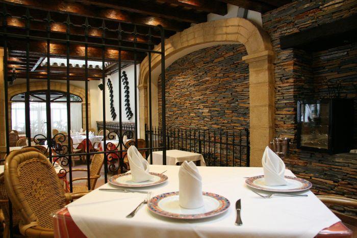 Hostal Torre De Guzman كونيل ذي لا فرونتيرا المظهر الخارجي الصورة