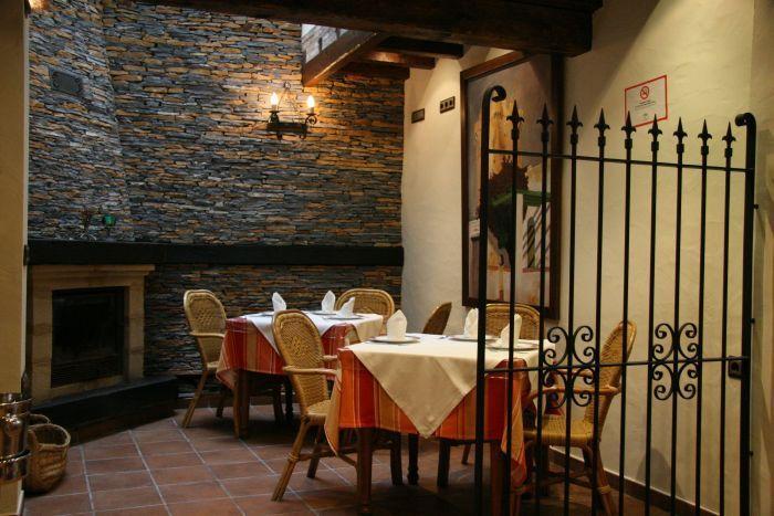Hostal Torre De Guzman كونيل ذي لا فرونتيرا المظهر الخارجي الصورة