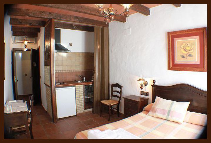 Hostal Torre De Guzman كونيل ذي لا فرونتيرا المظهر الخارجي الصورة