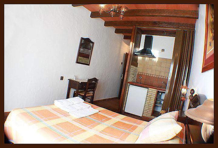 Hostal Torre De Guzman كونيل ذي لا فرونتيرا المظهر الخارجي الصورة