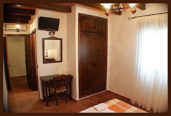 Hostal Torre De Guzman كونيل ذي لا فرونتيرا المظهر الخارجي الصورة